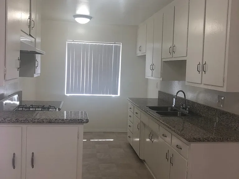 Maison De Michelle Apartments — Photo 6