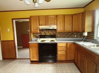 106 E Gentry St, Meadville, MO 64659