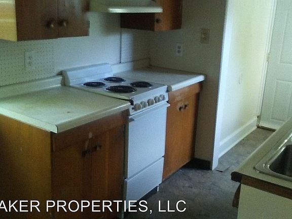 5th image of 106 E Parkwood Dr