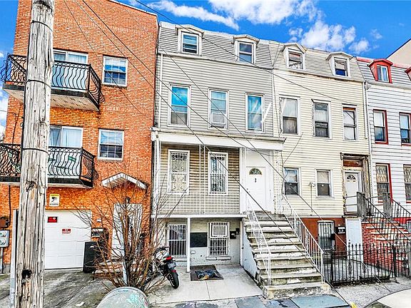 2nd image of 90 Putnam Ave