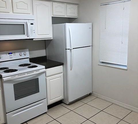 4th image of 2302 Sunrise Blvd #1