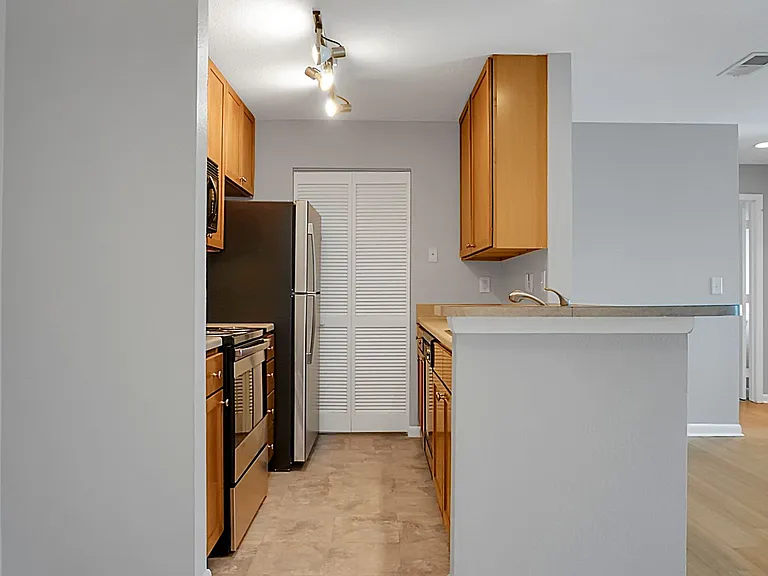 273 Alexandra Dr #11 — Photo 18