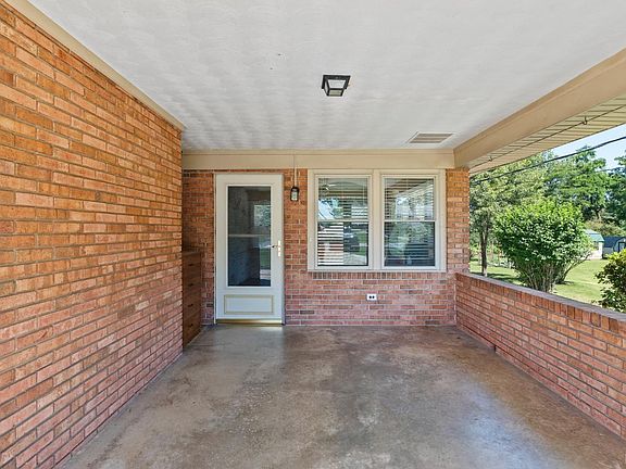 4th image of 138 Terrace Hill Dr