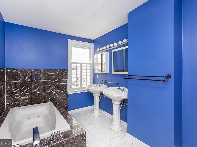 2205 E Baltimore St — Photo 35