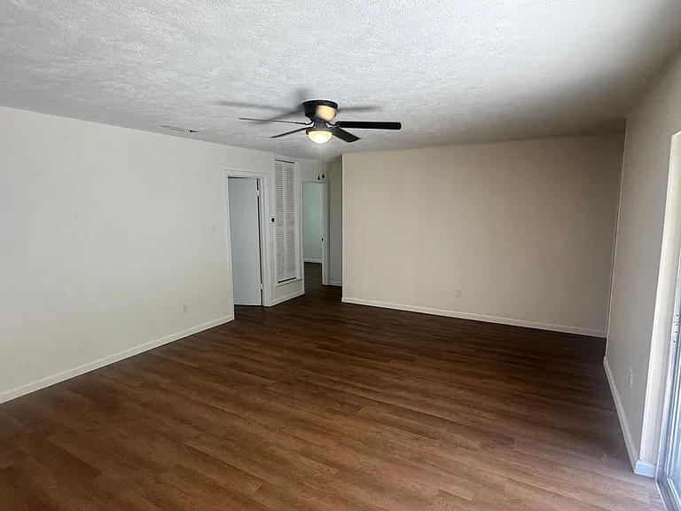 5637 Comer Dr — Photo 16