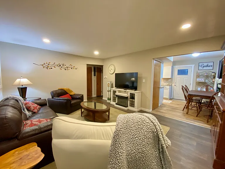 262 N Cherrywood Ave — Photo 5