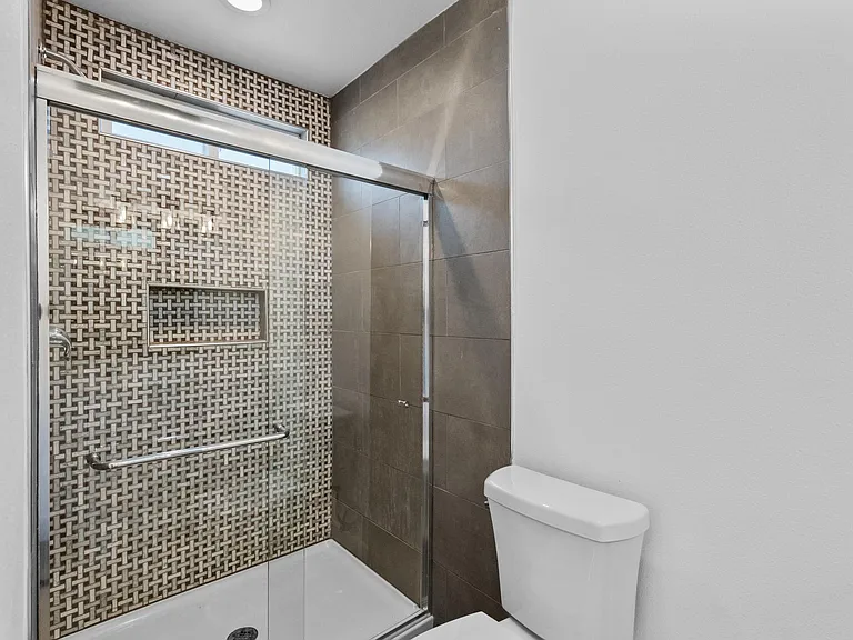 2508 Colonia Ave — Photo 15