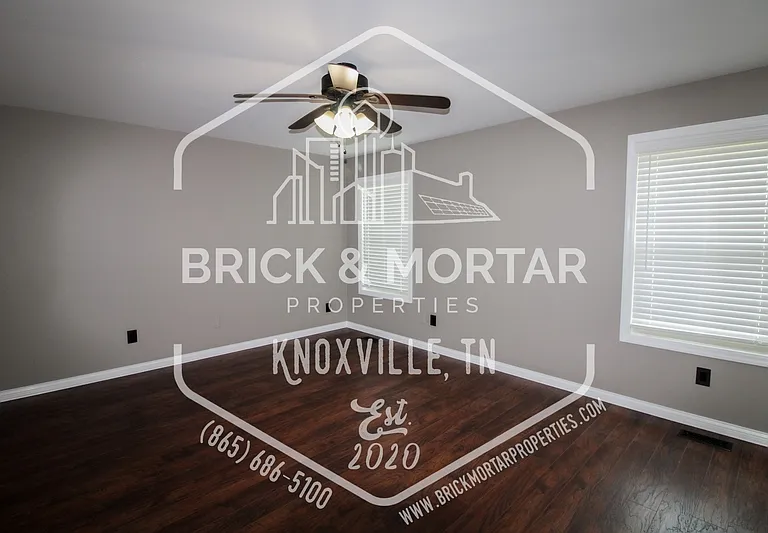 613 Chapel Point Ln — Photo 27