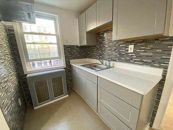 5th image of 137 Meserole St #3A