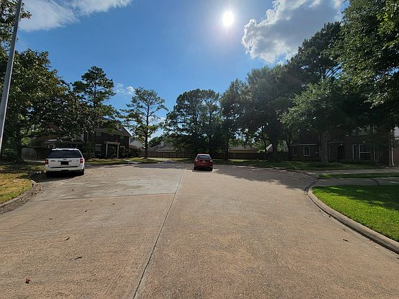 4th image of 18015 Brookings Dr