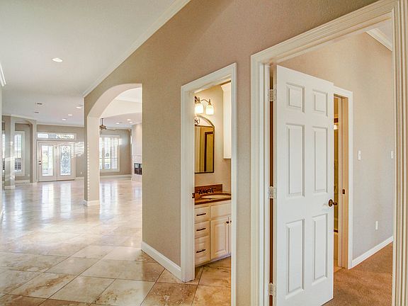 3rd image of 1020 Windstone Dr