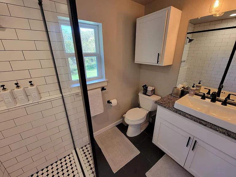 938 N Union Ave — Photo 25