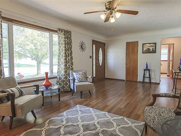 4th image of 2819 Garden Ave