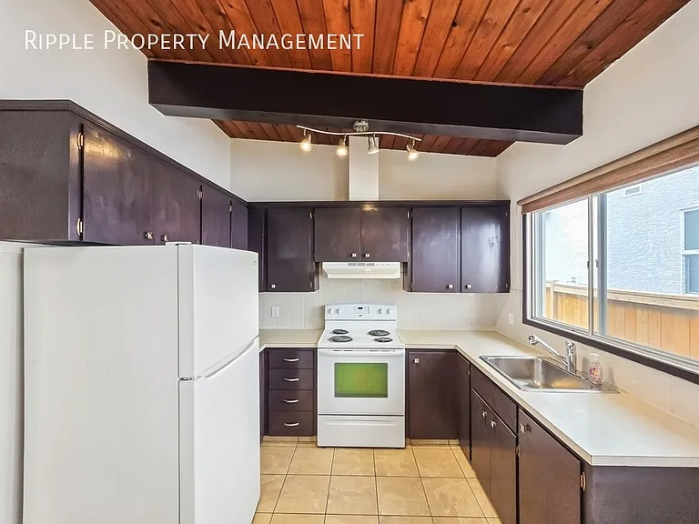 614 56th Ave SW #UPPER — Photo 11