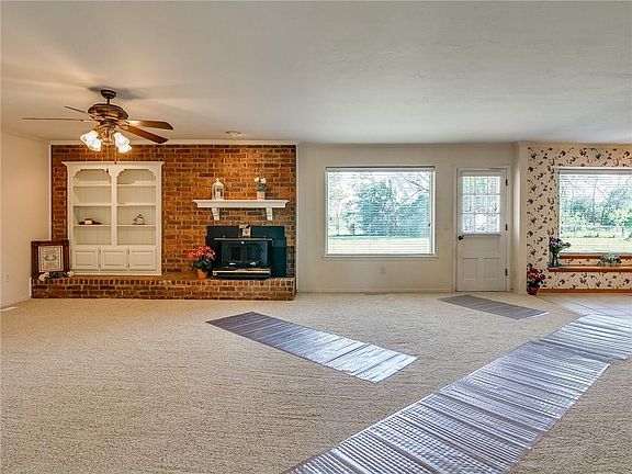 5th image of 14730 Arrowhead Dr