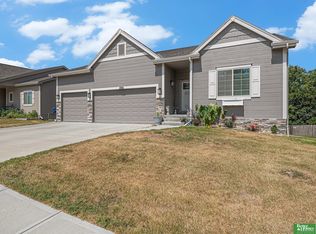 1802 Pilgrim Dr, Bellevue, NE 68123