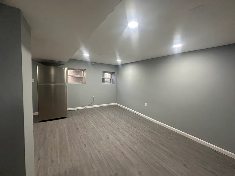 336 Ege Ave #B — Photo 2