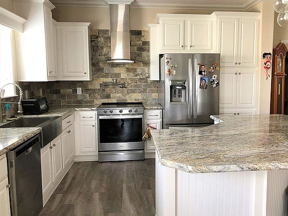 3rd image of 1018 Chapel Creek Ln