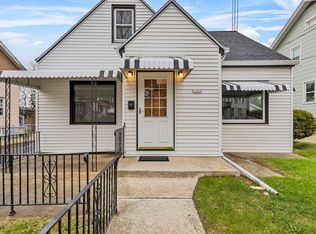 1121 S 18th St, Manitowoc, WI 54220