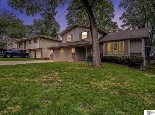 10606 M St, Omaha, NE 68127