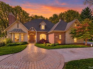 9857 Creekwood Trl, Davisburg, MI 48350
