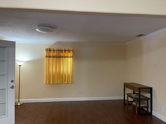 3rd image of 1012 Lake Jessamine Dr