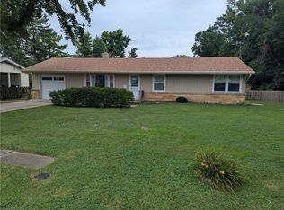 24 Miller Ave, Charleston, IL 61920