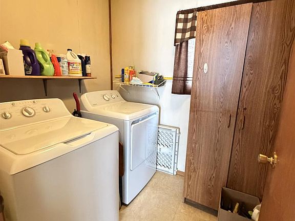 5th image of 206 2nd Street