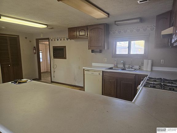 4th image of 301 1/2 Nevada St