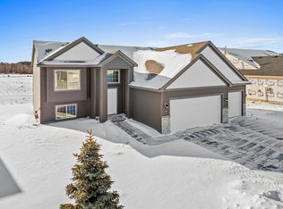 6643 Granby St, North Branch, MN 55056