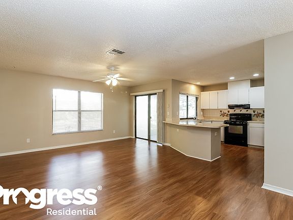 3rd image of 139 Ramona Cir