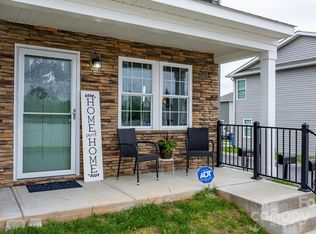 3722 Windy Pine Ln, Hickory, NC 28601