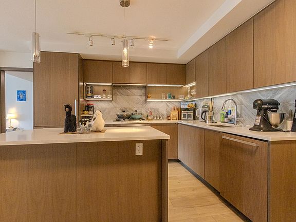 3rd image of 8988 Patterson Rd #631