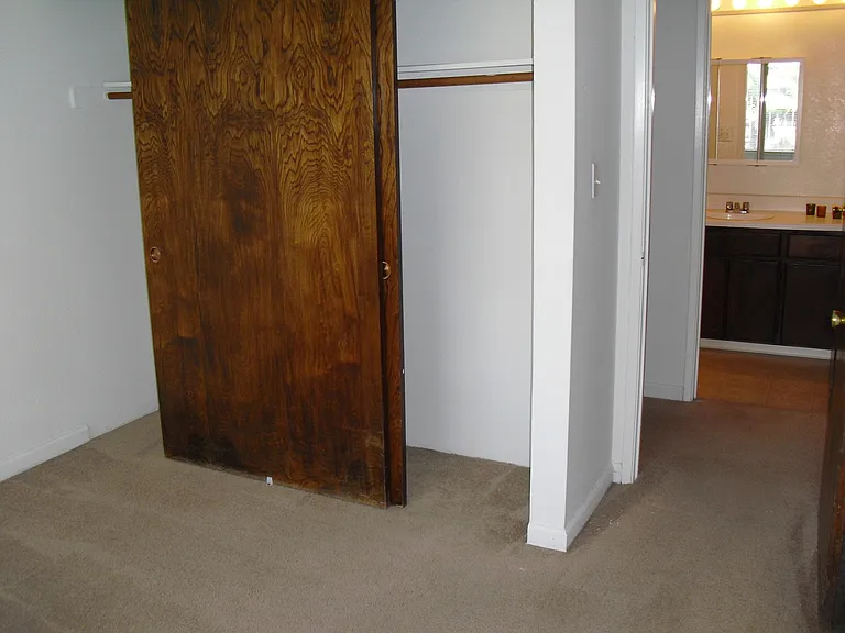 Sandlewood Apartments — Photo 9