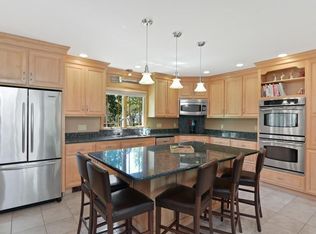 15 Atherton Cir, Lynnfield, MA 01940
