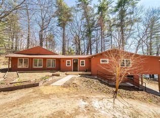 8 Seeley St, Sandown, NH 03873
