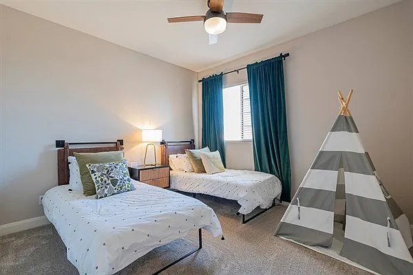174 S Laguna Dr — Photo 36