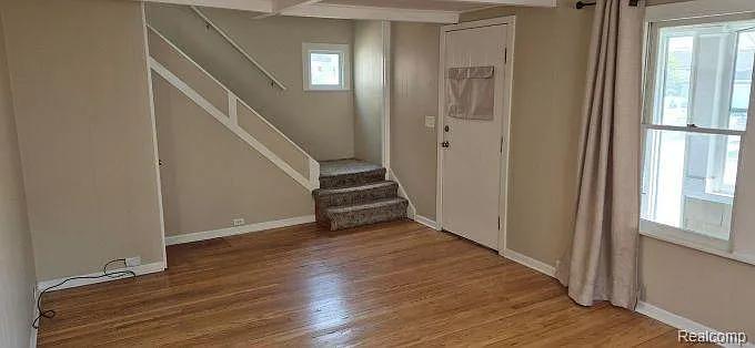 830 Knowles St — Photo 8
