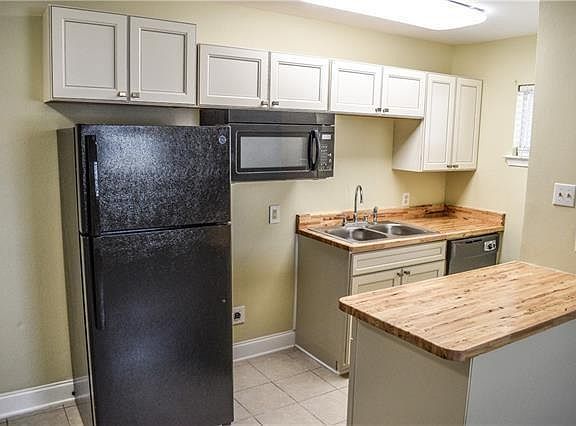 2nd image of 1815 Western Avenue Ext #2