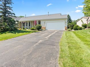 2271 Southgate Dr SE, Kentwood, MI 49508