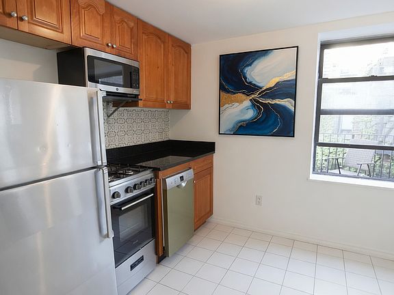 3rd image of 29 7th Ave S APT 4B