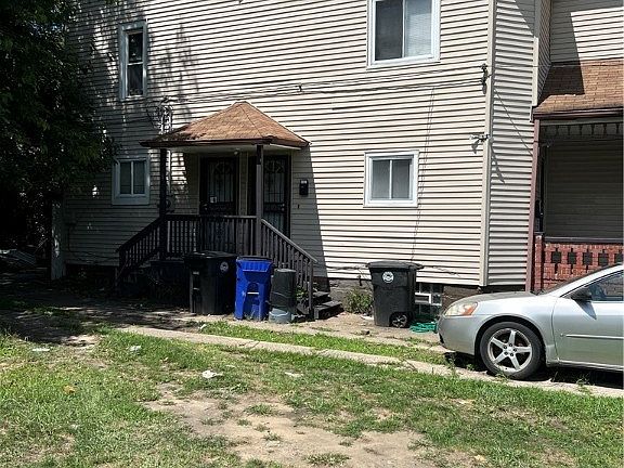 3rd image of 2362 E 76th St