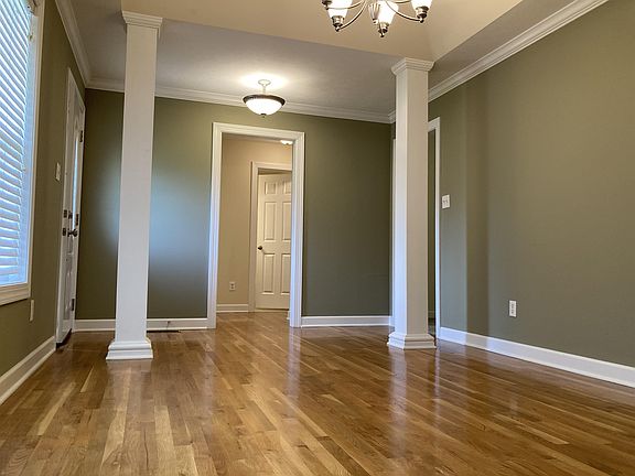 5th image of 3734 Woodbridge Ln
