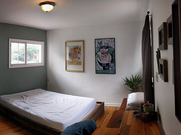 5th image of 245 S Grant St APT 2
