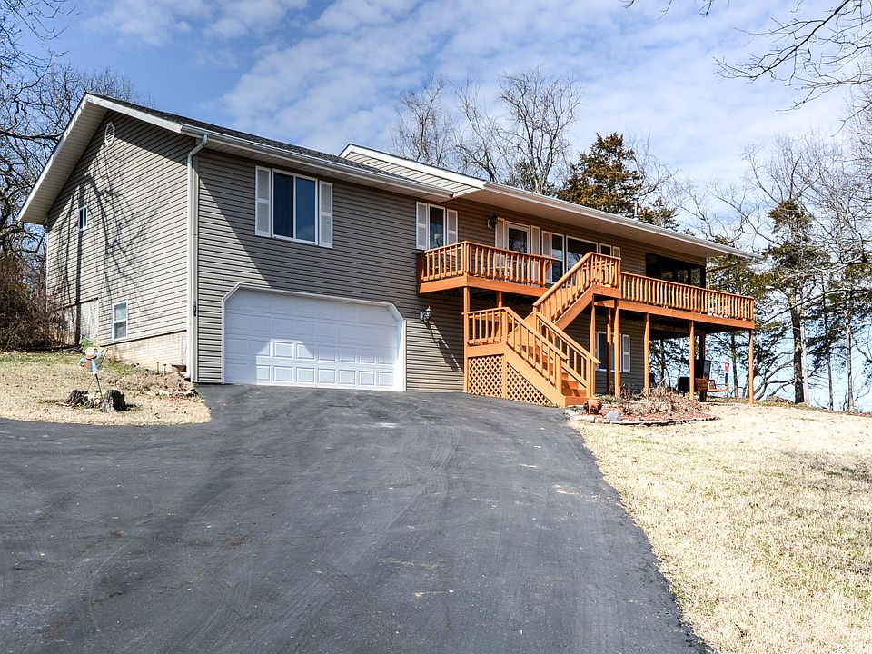 1st image of 817 Dockhouse Ln