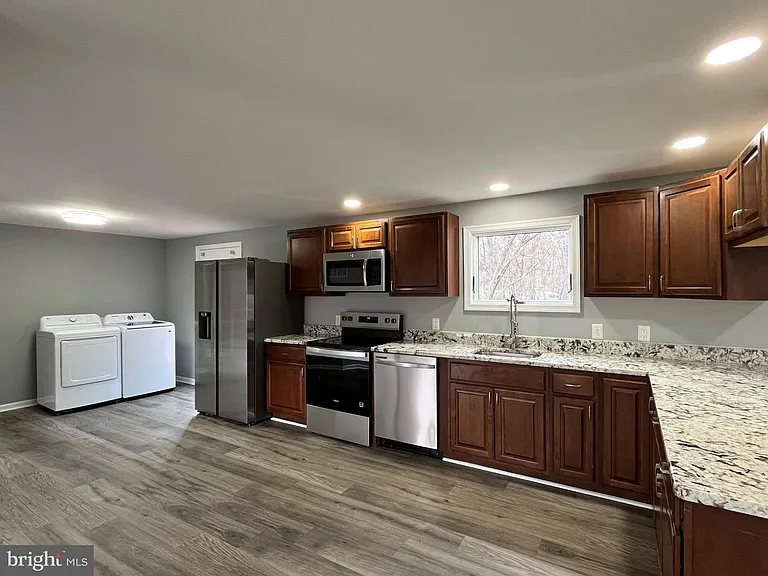 15106 Lee Hwy — Photo 4