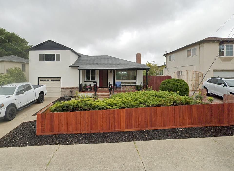 1st image of 616 Barcelona Dr