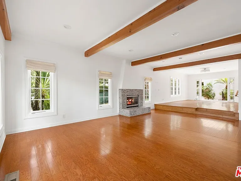 2980 Haddington Dr — Photo 2