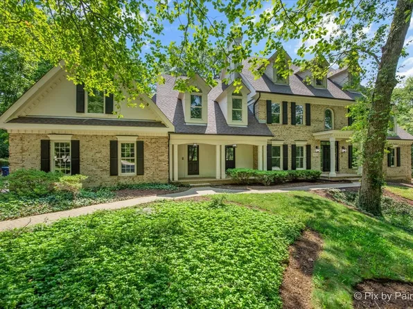 4N633 Hidden Oaks Rd, Saint Charles, IL 60175