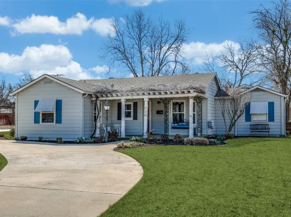 736 E Wall St, Grapevine, TX 76051